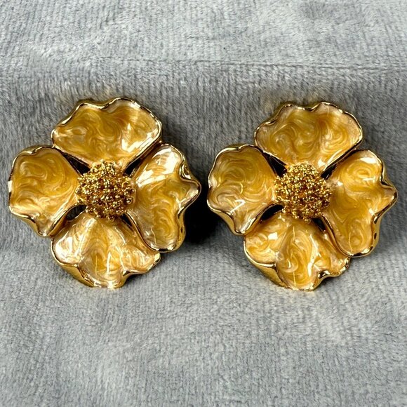 Gold-Tone Enamel Flower Clip-On Earrings Textured Centers Vintage Chunky Retro - Picture 2 of 16